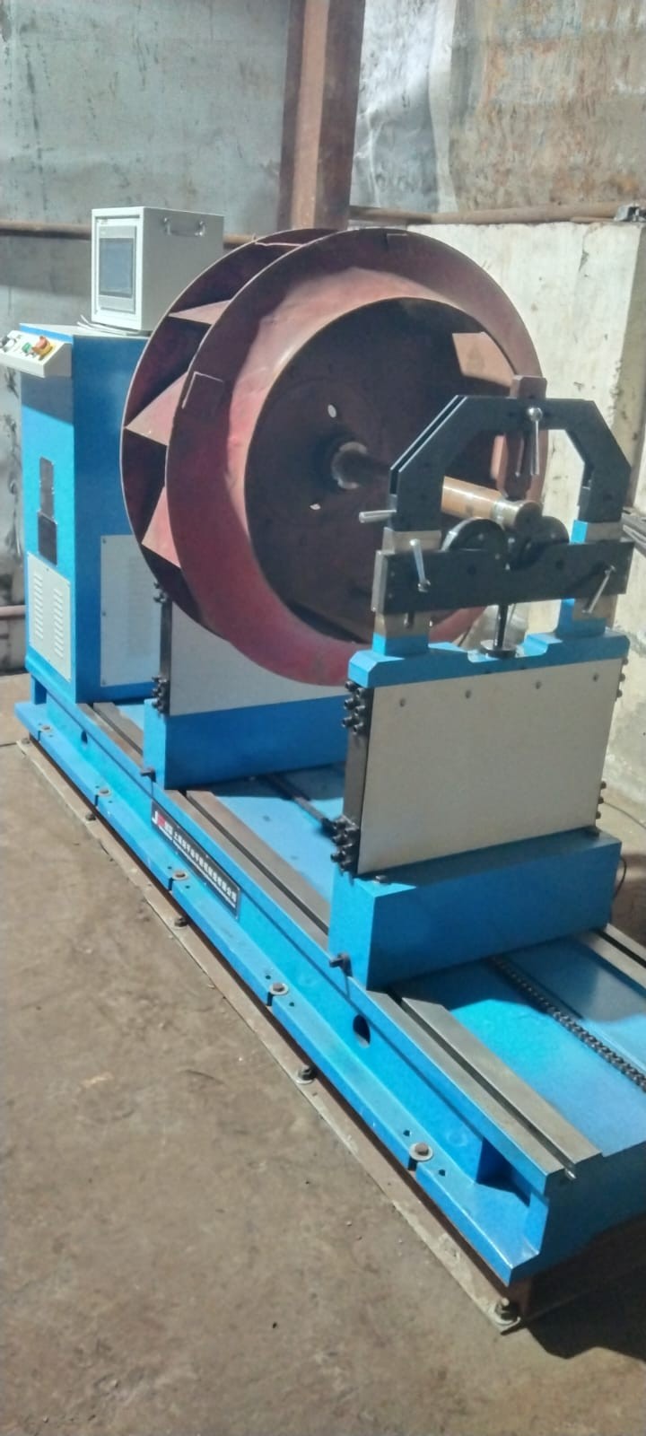 Impeller Balancing Machine